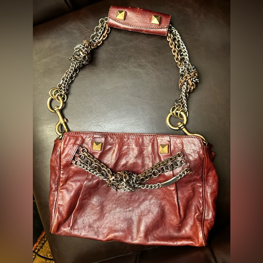 Marc Jacobs distressed leather mixed hardware chain bag